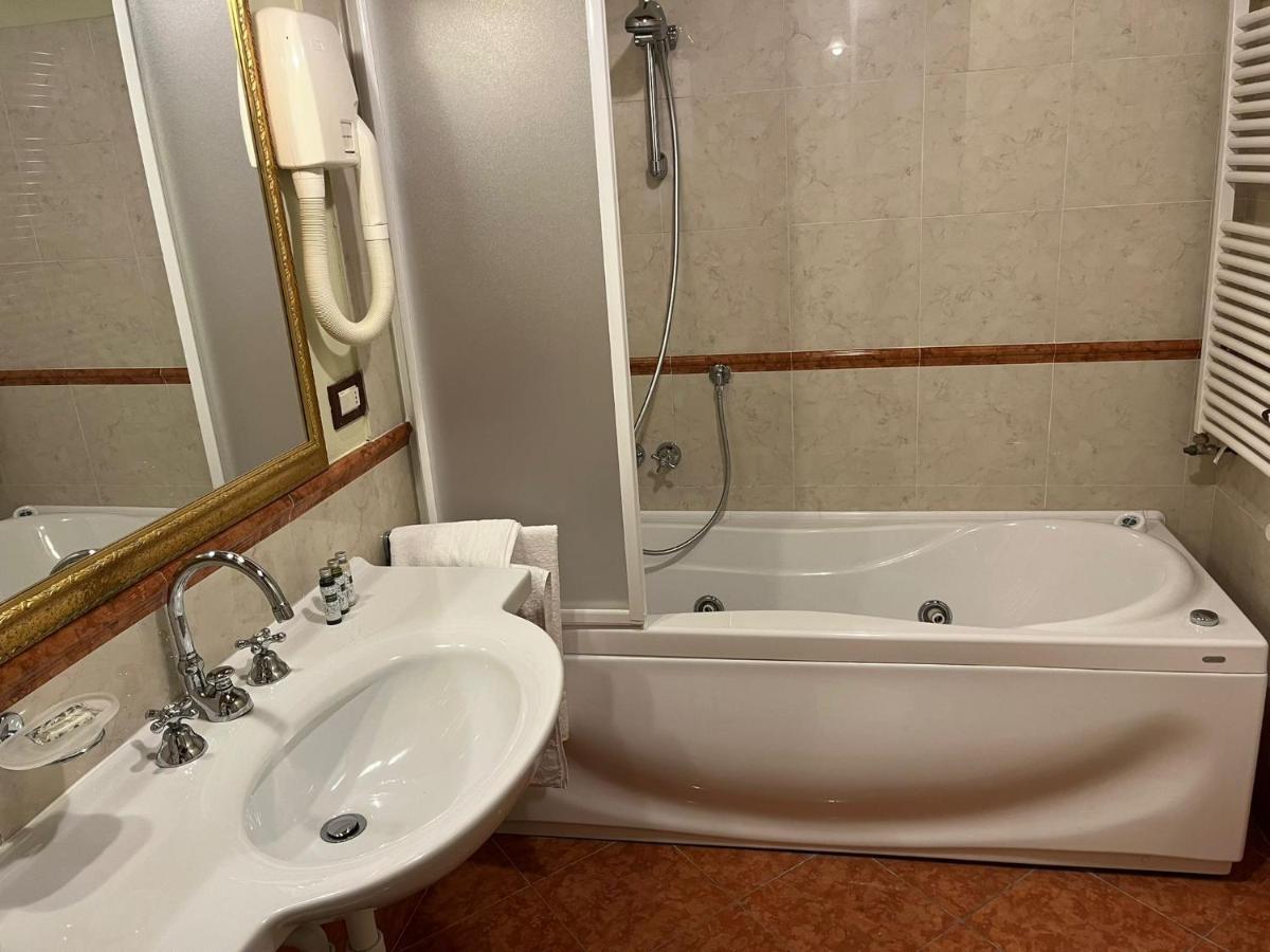 Montevecchia 039 Maggioni B&B מראה חיצוני תמונה